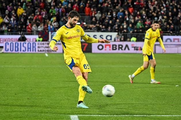 CALCIO - Serie A - Cagliari Calcio vs Hellas Verona FC Roberto Gagliardini of Hellas Verona during Cagliari Calcio vs Hellas Verona FC, Italian soccer Serie A match in Cagliari, Italy, January 31 2026 Cagliari Italy  Copyright: xIPAxSport ABACAx
