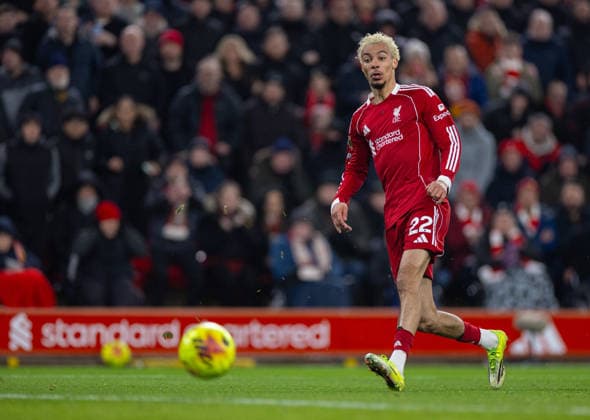Football - FA Premier League - Liverpool FC v Newcastle United FC LIVERPOOL, ENGLAND - Saturday, January 31, 2026: Liverpool s Hugo Ekitike sees his shot go wide during the FA Premier League match between Liverpool FC and Newcastle United FC at Anfield. (Photo by David Rawcliffe Propaganda) LIVERPOOL Anfield MERSEYSIDE ENGLAND  Copyright: xDavidxRawcliffex P2026-01-31-Liverpool_Newcastle-70