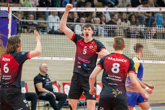 1.Volleyball Bundesliga -Saison 2025 2026 Cerebricks Volley Goats Mitteldeutschland vs.Barock Volleys MTV Ludwigsburg Halle, Deutschland 31. Januar 2026: Im Bild:v.li.Ben-Simon Bonin (Ludwigsburg), Jan Huber (Ludwigsburg) und Tomi Saarinen (Ludwigsburg) Jubel, Freude, Emotion Halle Saale swh.Arena Sachsen-Anhalt Deutschland