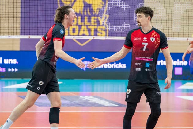 1.Volleyball Bundesliga -Saison 2025 2026 Cerebricks Volley Goats Mitteldeutschland vs.Barock Volleys MTV Ludwigsburg Halle, Deutschland 31. Januar 2026: Im Bild:v.li.Ben-Simon Bonin (Ludwigsburg) und Tim Köpfli Knoepfli (Ludwigsburg) Jubel, Freude, Emotion, Halle Saale swh.Arena Sachsen-Anhalt Deutschland