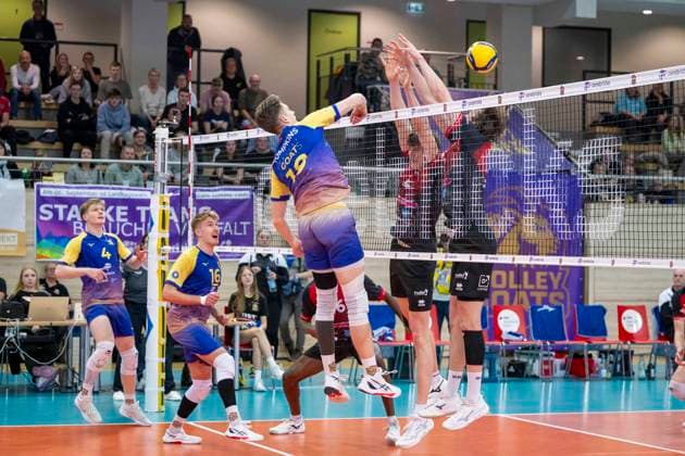 1.Volleyball Bundesliga -Saison 2025 2026 Cerebricks Volley Goats Mitteldeutschland vs.Barock Volleys MTV Ludwigsburg Halle, Deutschland 31. Januar 2026: Im Bild:v.li.Tom Borchert (Bitterfeld), Paul Stommel (Bitterfeld), Dax Tompkins (Bitterfeld), Jan Huber (Ludwigsburg) und Ben-Simon Bonin (Ludwigsburg) Halle Saale swh.Arena Sachsen-Anhalt Deutschland