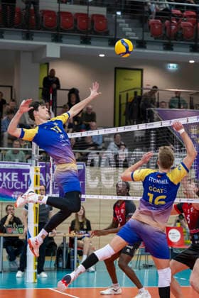 1.Volleyball Bundesliga -Saison 2025 2026 Cerebricks Volley Goats Mitteldeutschland vs.Barock Volleys MTV Ludwigsburg Halle, Deutschland 31. Januar 2026: Im Bild:v.li.Nick Breitenbach (Bitterfeld) und Paul Stommel (Bitterfeld) Halle Saale swh.Arena Sachsen-Anhalt Deutschland