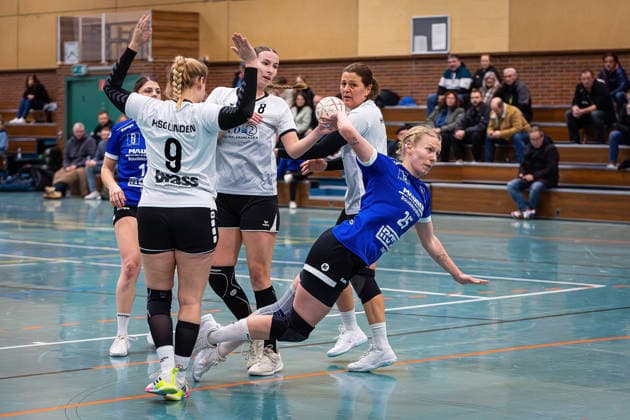 31.01.2026, xovx, Handball Frauen Handball Oberliga Mitte, HSG Lumdatal - HSG Linden v.l. Lea Bulling (HSG Lumdatal), Lena Lepere (HSG Linden), Lilli Allendörfer (HSG Linden), Nina Luh (HSG Linden), Sibell Althen (HSG Lumdatal) Rabenau-Londorf Lumdatalhalle Hessen Deutschland (DE)