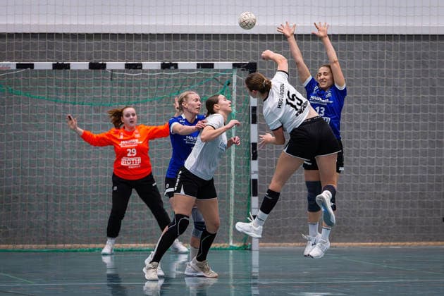 31.01.2026, xovx, Handball Frauen Handball Oberliga Mitte, HSG Lumdatal - HSG Linden v.l. Rebecca Lutz (HSG Lumdatal), Sibell Althen (HSG Lumdatal), Lilli Allendörfer (HSG Linden), Nelly Rexin (HSG Linden), Madeleine Müller (HSG Lumdatal) Rabenau-Londorf Lumdatalhalle Hessen Deutschland (DE)