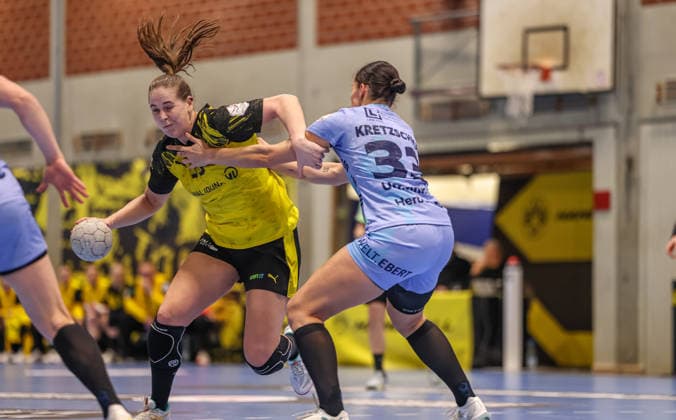 GER, Dortmund, Borussia Dortmund vs HSG Bensheim Auerbach Flames, Alsco Handball Bundesliga Frauen, Handball, DHB, Spielzeit 2025 2026, Sporthalle Wellinghofen, 15. Spieltag im Bild v.l.: Guro Nestaker (Borussia Dortmund Handball 33), Lucie-Marie Kretzschmar (HSG Bensheim Auerbach Flames Frauen 29), Zweikampf DFB DFL REGULATIONS PROHIBIT ANY USE OF PHOTOGRAPHS AS IMAGE SEQUENCES AND OR QUASI-VIDEO, 31.01.2026 Copyright: HMBxMedia HendrikxHamelau