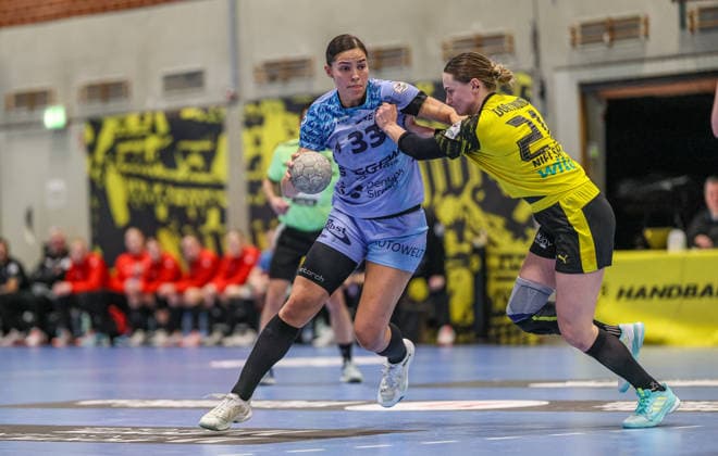 GER, Dortmund, Borussia Dortmund vs HSG Bensheim Auerbach Flames, Alsco Handball Bundesliga Frauen, Handball, DHB, Spielzeit 2025 2026, Sporthalle Wellinghofen, 15. Spieltag im Bild v.l.: Lucie-Marie Kretzschmar (HSG Bensheim Auerbach Flames Frauen 29), Kaja Kampf Nielsen (Borussia Dortmund 21) DFB DFL REGULATIONS PROHIBIT ANY USE OF PHOTOGRAPHS AS IMAGE SEQUENCES AND OR QUASI-VIDEO, 31.01.2026 Copyright: HMBxMedia HendrikxHamelau