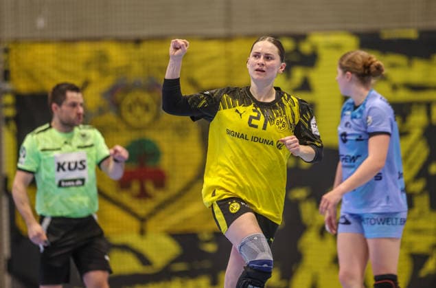 GER, Dortmund, Borussia Dortmund vs HSG Bensheim Auerbach Flames, Alsco Handball Bundesliga Frauen, Handball, DHB, Spielzeit 2025 2026, Sporthalle Wellinghofen, 15. Spieltag im Bild: Kaja Kampf Nielsen (Borussia Dortmund 21), Jubel, Freude und Emotionen nach dem Tor DFB DFL REGULATIONS PROHIBIT ANY USE OF PHOTOGRAPHS AS IMAGE SEQUENCES AND OR QUASI-VIDEO, 31.01.2026 Copyright: HMBxMedia HendrikxHamelau
