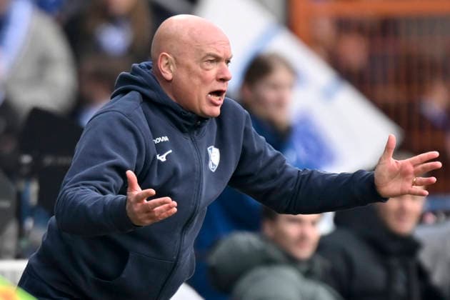 Uwe Rösler Roesler (Bochum) Gestik Geste gestikuliert 31.01.2026 Fussball VfL Bochum vs FC Schalke 04, Vonovia Ruhrstadion, Bochum, DFB DFL REGULATIONS PROHIBIT ANY USE OF PHOTOGRAPHS AS IMAGE SEQUENCES AND OR QUASI-VIDEO