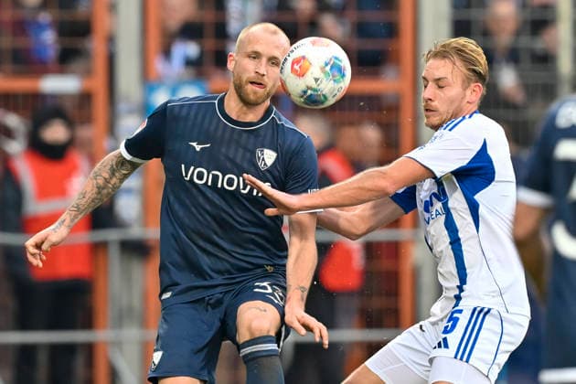 Kopfball Kopfballduell Philipp Hofmann (Bochum 33) Timo Becker (Schalke 5) 31.01.2026 Fussball VfL Bochum vs FC Schalke 04, Vonovia Ruhrstadion, Bochum, DFB DFL REGULATIONS PROHIBIT ANY USE OF PHOTOGRAPHS AS IMAGE SEQUENCES AND OR QUASI-VIDEO