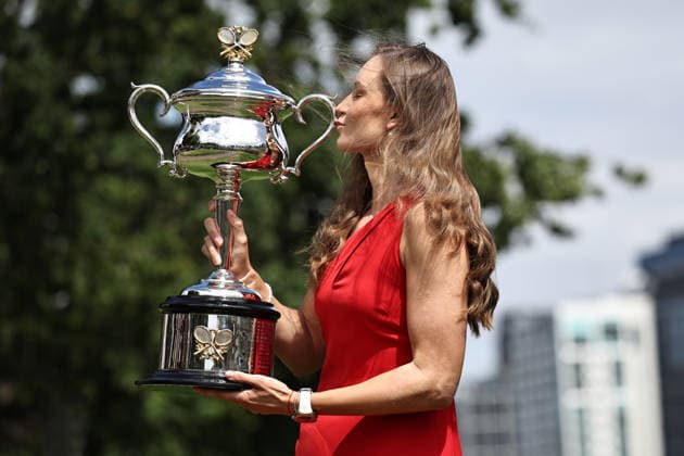Elena Rybakina, KAZ, after final of 2026 Australian Open in Melbourne during a photoshoot at Yarra river, 01 02 2026; -