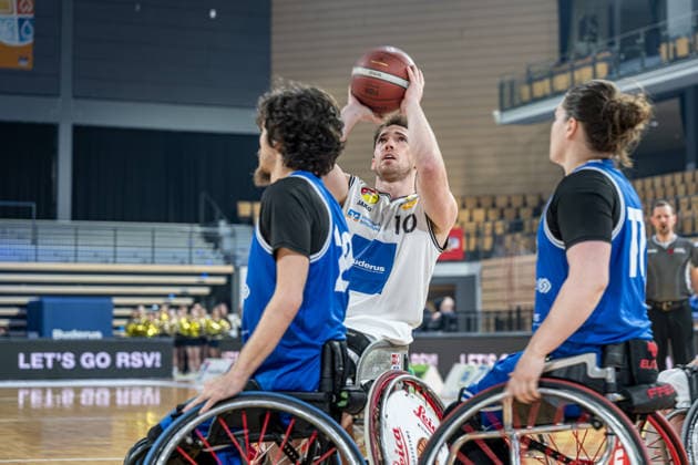 RBBL; RSV Lahn-Dill - RB Zwickau, 31.01.26 Colin Higgins (RSV Lahn-Dill, 10), Helen Freeman (RB Zwickau, 77), Garret Ostepchuk (RB Zwickau, 22) RBBL; RSV Lahn-Dill - RB Zwickau: Wetzlar, 31.01.26 Copyright: xBEAUTIFULxSPORTS Roeczeyx