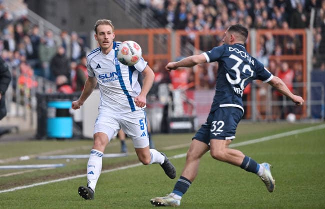 Timo Becker (FC Schalke 04), Maximilian Wittek (VfL Bochum), v.li. 31.01.2026, Fussball 2. Bundesliga, Saison 2025 2026, 20. Spieltag, VfL Bochum - FC Schalke 04 2:0 DFL regulations prohibit any use of photographs as image sequences and or quasi-video Bochum Vonovia Ruhrstadion Nordrhein Westfalen Deutschland