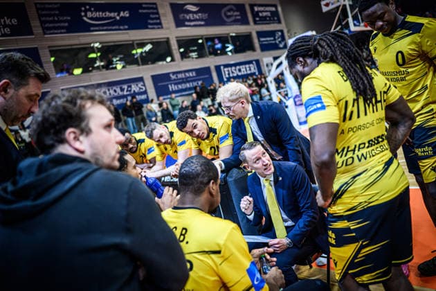 easycredit BBL Basketball Bundesliga 2025 2026 18. Spieltag 31.01.2026 Science City Jena vs MHP RIESEN Ludwigsburg Trainer Mikko Riipinen (Lubu) spricht zur Mannschaft, Auszeit Sparkassen Arena