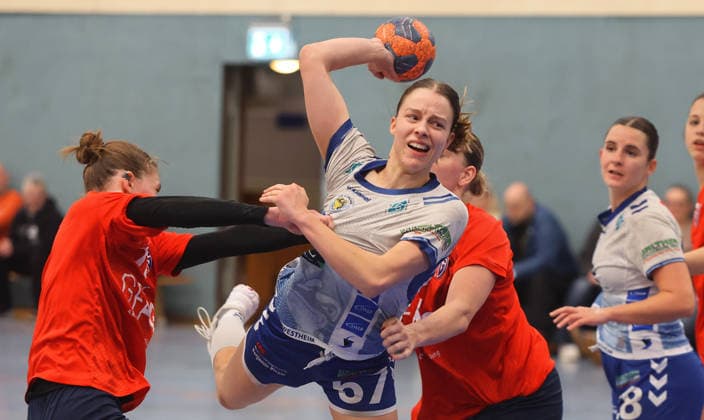 Kornwestheim , Handball Oberliga Frauen SV Salamander Kornwestheim vs. SG BBM Bietigheim , Nina Haug ( Korn )