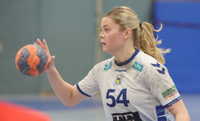 Kornwestheim , Handball Oberliga Frauen SV Salamander Kornwestheim vs. SG BBM Bietigheim , Kaya Kroll ( Korn )
