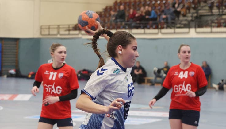 Kornwestheim , Handball Oberliga Frauen SV Salamander Kornwestheim vs. SG BBM Bietigheim , Anna Wittauer ( Korn )