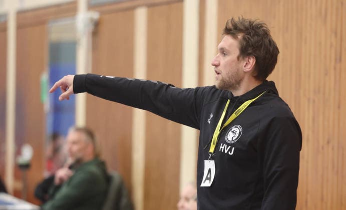 Kornwestheim , Handball Oberliga Frauen SV Salamander Kornwestheim vs. SG BBM Bietigheim , Trainer Hans Jungwirth ( Korn )