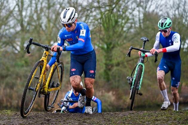 UCI World Championships 2026 Hulst HULST, BELGIUM - FEBRUARY 01 : Dell olio Francesco (Ita) in action during the 2026 UCI Cyclo-Cross World Championships for Men Junior on February 01, 2026 in Hulst, Belgium, 01 02 2026 Hulst Belgium  Copyright: xNicoxVereeckenx