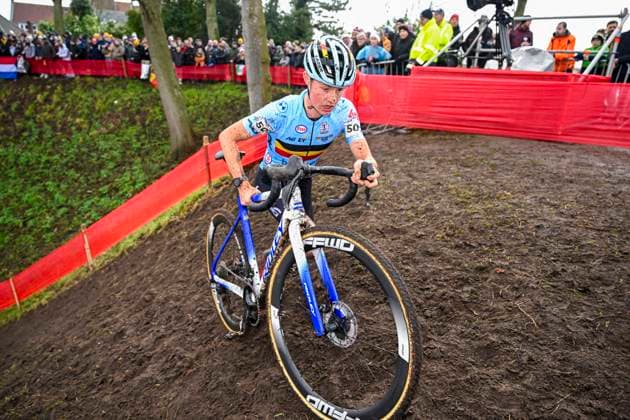 UCI World Championships 2026 Hulst HULST, BELGIUM - FEBRUARY 01 : Vanden Eynde Bas (Bel) in action during the 2026 UCI Cyclo-Cross World Championships for Men Junior on February 01, 2026 in Hulst, Belgium, 01 02 2026 Hulst Belgium  Copyright: xNicoxVereeckenx