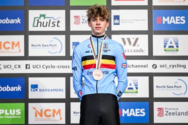 UCI World Championships 2026 Hulst HULST, BELGIUM - FEBRUARY 01 : Lejeune Giel (Bel) on the podium during the 2026 UCI Cyclo-Cross World Championships for Men Junior on February 01, 2026 in Hulst, Belgium, 01 02 2026 Hulst Belgium  Copyright: xNicoxVereeckenx
