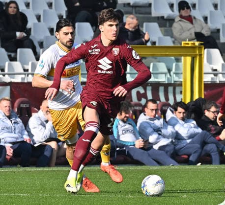 February 1, 2026, Turin, Italy: Torino s Cesare Casadei in action during the Italian Serie A soccer match Torino FC vs US Lecce a at the Olimpico Grande Torino Stadium in Turin, Italy, 1st February 2026 ANSA ALESSANDRO DI MARCO. Serie A: Torino FC Vs US Lecce  - ZUMAa110 20260201_zaf_a110_002 Copyright: xAlessandroxDixMarcox