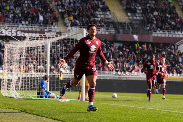 TorinoÕs Che Adams celebrates after scoring the 1-0 goal for his team during the Serie A soccer match between Torino Fc and Lecce at the Stadio Olimpico Grande Torino in Turin, north west Italy - February 1, 2026. - Soccer  Copyright: xFabioxFerrari LaPressex