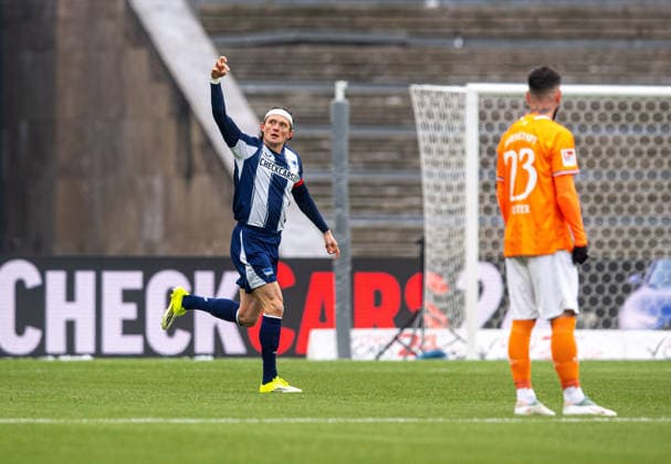 Fussball, Herren, Saison 2025 2026, 2. Bundesliga (20. Spieltag), Hertha BSC - SV Darmstadt 98, v.l. Fabian Reese (Hertha BSC), Jubel nach Tor zum 1:0, rechts Marco Richter (Darmstadt), 01.02. 2026,