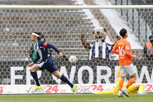 01.02.2026, xtgx, Fussball 2.Bundesliga, Hertha BSC Berlin - SV Darmstadt 98 v.l. Torjubel nach dem Tor zum celebrating the goal celebrate 1:0 durch Fabian Reese (Hertha BSC Berlin) (DFL DFB REGULATIONS PROHIBIT ANY USE OF PHOTOGRAPHS as IMAGE SEQUENCES and or QUASI-VIDEO) Berlin