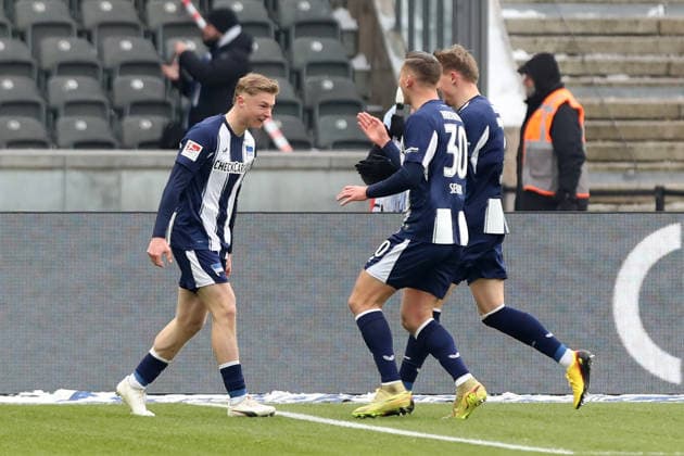 01.02.2026, xtgx, Fussball 2.Bundesliga, Hertha BSC Berlin - SV Darmstadt 98 v.l. Torjubel nach dem Tor zum celebrating the goal celebrate 2:0 durch Julian Eitschberger (Hertha BSC Berlin) (DFL DFB REGULATIONS PROHIBIT ANY USE OF PHOTOGRAPHS as IMAGE SEQUENCES and or QUASI-VIDEO) Berlin