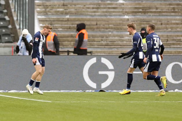 01.02.2026, xtgx, Fussball 2.Bundesliga, Hertha BSC Berlin - SV Darmstadt 98 v.l. Torjubel nach dem Tor zum celebrating the goal celebrate 2:0 durch Julian Eitschberger (Hertha BSC Berlin) (DFL DFB REGULATIONS PROHIBIT ANY USE OF PHOTOGRAPHS as IMAGE SEQUENCES and or QUASI-VIDEO) Berlin