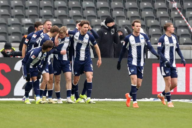 01.02.2026, xtgx, Fussball 2.Bundesliga, Hertha BSC Berlin - SV Darmstadt 98 v.l. Torjubel nach dem Tor zum celebrating the goal celebrate 2:0 durch Julian Eitschberger (Hertha BSC Berlin) (DFL DFB REGULATIONS PROHIBIT ANY USE OF PHOTOGRAPHS as IMAGE SEQUENCES and or QUASI-VIDEO) Berlin