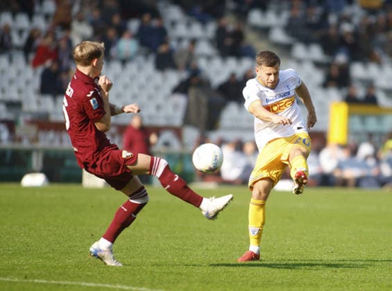 CALCIO - Serie A - Torino FC vs US Lecce Ylber Ramadani of US Lecce and Marcus Pedersen of Torino FC during the Italian Serie A 2025 26 season football match between Torino FC and US Lecce on 01 February 2026 at Stadio Olimpico Grende Torino ,Turin, Italy. Photo Nderim KACELI Turin Italy  Copyright: xIPAxSport ABACAx