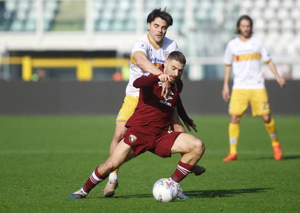 CALCIO - Serie A - Torino FC vs US Lecce Nikola Vlasic of Torino FC and Riccardo Sottil of US Lecce during the Italian Serie A 2025 26 season football match between Torino FC and US Lecce on 01 February 2026 at Stadio Olimpico Grende Torino ,Turin, Italy. Photo Nderim KACELI Turin Italy  Copyright: xIPAxSport ABACAx