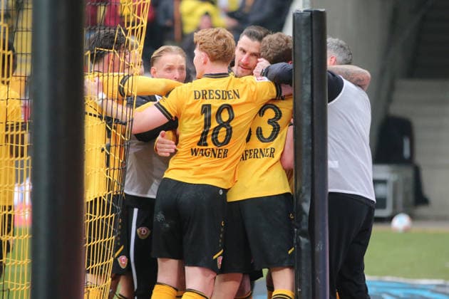 01.02.2026 Fußball Herren 2025 2026 2. Bundesliga 20. Spieltag SG Dynamo Dresden - DSC Arminia Bielefeld Rudolf-Harbig-Stadion Dresden Torjubel von Dynamo nach dem 1:0. Dresden Sachsen Deutschland
