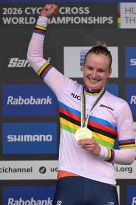 Dutch Leonie Bentveld celebrates on the podium after winning the U23 women race at UCI Cyclocross World Championships, on Sunday 01 February 2026, in Hulst, The Netherlands. DAVIDxPINTENS  x160238576x