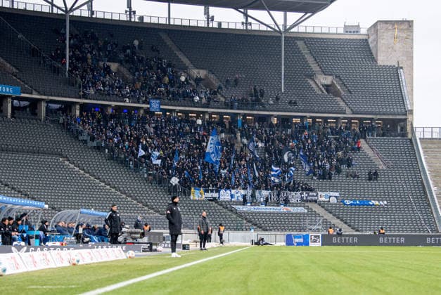 Fussball, Herren, Saison 2025 2026, 2. Bundesliga (20. Spieltag), Hertha BSC - SV Darmstadt 98, Fans von Darmstadt im Gästeblock, 01.02. 2026,