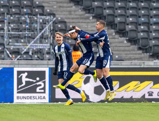 Fussball, Herren, Saison 2025 2026, 2. Bundesliga (20. Spieltag), Hertha BSC - SV Darmstadt 98, v.l. Marten Winkler (Hertha BSC), Fabian Reese (Hertha BSC), Paul Seguin (Hertha BSC), Jubel nach Tor zum 1:0, 01.02. 2026,