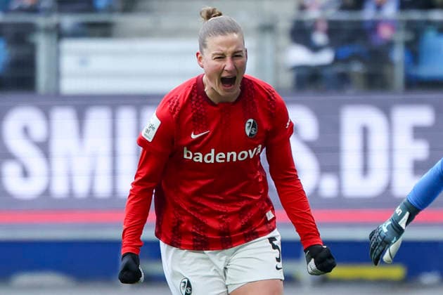 Julia Stierli (SC Freiburg) bejubelt ihren Treffer zum 0:1, Google Pixel Frauen-Bundesliga, Hamburger SV v SC Freiburg, Volksparkstadion am 01. February 2026 in Hamburg, Deutschland. (Foto von Marco Steinbrenner DeFodi Images) Julia Stierli (SC Freiburg) celebrates after scoring her teams first goal, Google Pixel Frauen-Bundesliga, Hamburger SV v SC Freiburg, Volksparkstadion, February 1, 2026 in Hamburg, Germany. (Photo by Marco Steinbrenner DeFodi Images) DFB DFL REGULATIONS PROHIBIT ANY USE OF PHOTOGRAPHS AS IMAGE SEQUENCES AND OR QUASI-VIDEO. -