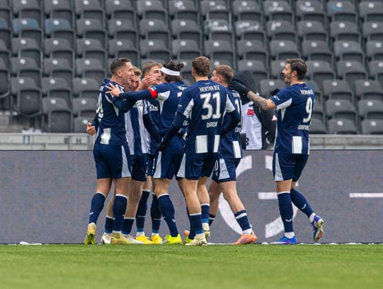 Fussball, Herren, Saison 2025 2026, 2. Bundesliga (20. Spieltag), Hertha BSC - SV Darmstadt 98, v.l. Paul Seguin (Hertha BSC), Julian Eitschberger (Hertha BSC), Marten Winkler (Hertha BSC), Fabian Reese (Hertha BSC), Marton Dardai (Hertha BSC), Michael Cuisance (Hertha BSC), Dawid Kownacki (Hertha BSC), Jubel nach Tor zum 2:0, 01.02. 2026,