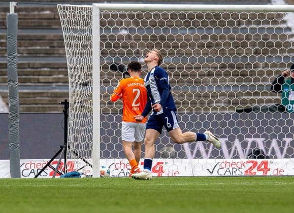 Fussball, Herren, Saison 2025 2026, 2. Bundesliga (20. Spieltag), Hertha BSC - SV Darmstadt 98, Julian Eitschberger (Hertha BSC), Jubel nach Tor zum 2:0, 01.02. 2026,
