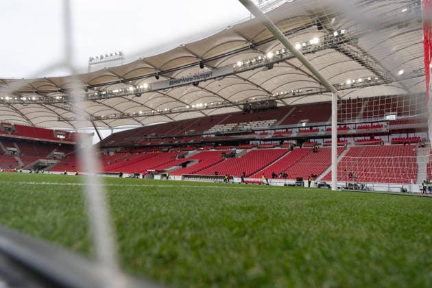 Vor Spielbeginn, Stadion, Haupttribuene, Tornetz. GER, VfB Stuttgart vs. SC Freiburg, Fussball, Herren, 1. Bundesliga, 20. Spieltag, Spielzeit 2025 2026, 01.02.2026, DFL DFB REGULATIONS PROHIBIT ANY USE OF PHOTOGRAPHS AS IMAGE SEQUENCES AND OR QUASI-VIDEO, GER, VfB Stuttgart vs. SC Freiburg, Fussball, Herren, 1. Bundesliga, 20. Spieltag, Spielzeit 2025 2026, 01.02.2026 Stuttgart Copyright: xEibner-Pressefoto WolfgangxFrankx EP_WFK