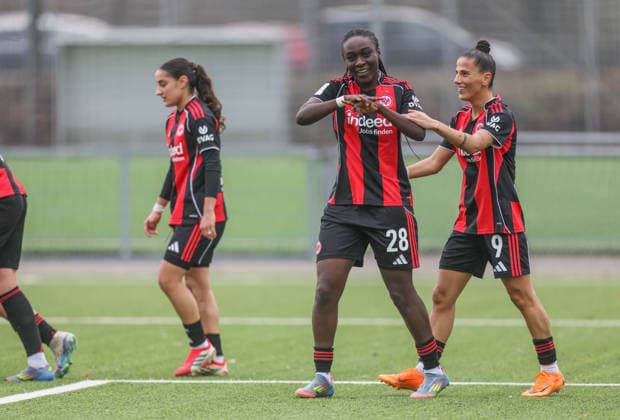 GER, Frankfurt, Eintracht Frankfurt II vs VfR Warbeyen, 2. Frauen Bundesliga, Fussball, DFB, Spielzeit 2025 2026, Stadion am Bretanobad, 15. Spieltag im Bild: Mira Arouna (Eintracht Frankfurt II 28) erzielt das Tor zum 1:0, Jubel, Freude und Emotionen nach dem Tor DFB DFL REGULATIONS PROHIBIT ANY USE OF PHOTOGRAPHS AS IMAGE SEQUENCES AND OR QUASI-VIDEO, 01.02.2026 Copyright: HMBxMedia HendrikxHamelau