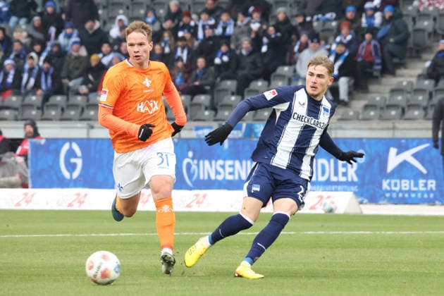 DEU, DFL, 2. FBL, Hertha BSC vs. Darmstadt, 01.02.2026, Berliner Olympiastadion, Berlin, DEU, DFL, 2. FBL, Hertha BSC vs. Darmstadt, im Bild Marten Winkler (Hertha BSC Berlin 22), NIKLAS SCHMIDT (Darmstadt 31) DFL - regulations prohibit any use of Photographs as image sequences and or quasi-video