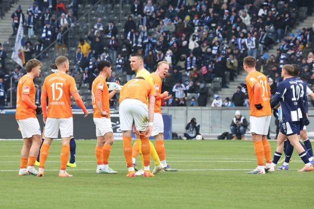 DEU, DFL, 2. FBL, Hertha BSC vs. Darmstadt, 01.02.2026, Berliner Olympiastadion, Berlin, DEU, DFL, 2. FBL, Hertha BSC vs. Darmstadt, im Bild Marcel Schuhen (Darmstadt 1), Darmstadt-Spielerkreis DFL - regulations prohibit any use of Photographs as image sequences and or quasi-video