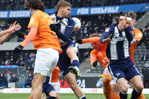 DEU, DFL, 2. FBL, Hertha BSC vs. Darmstadt, 01.02.2026, Berliner Olympiastadion, Berlin, DEU, DFL, 2. FBL, Hertha BSC vs. Darmstadt, im Bild Marton Dardai (Hertha BSC Berlin 31), Fabian Reese (Hertha BSC Berlin 11), Luca Marseiler (Darmstadt 8) DFL - regulations prohibit any use of Photographs as image sequences and or quasi-video