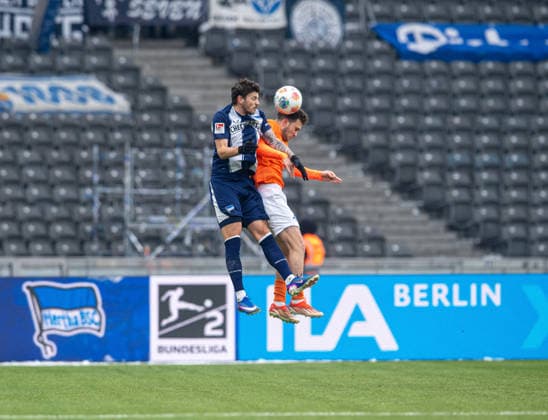 Fussball, Herren, Saison 2025 2026, 2. Bundesliga (20. Spieltag), Hertha BSC - SV Darmstadt 98, v.l. Dawid Kownacki (Hertha BSC), Sergio Lopez (Darmstadt), 01.02. 2026,
