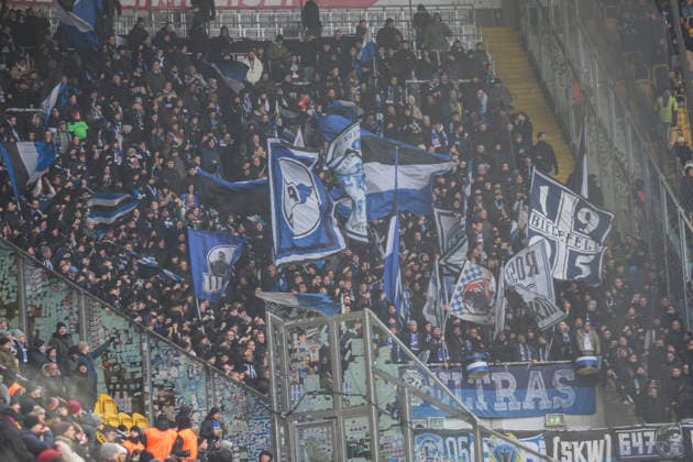 01.02.2026, xomx, Fussball 2.Bundesliga, Dynamo Dresden - Arminia Bielefeld v.l. Fans Bielefeld. (DFL DFB REGULATIONS PROHIBIT ANY USE OF PHOTOGRAPHS as IMAGE SEQUENCES and or QUASI-VIDEO) Dresden