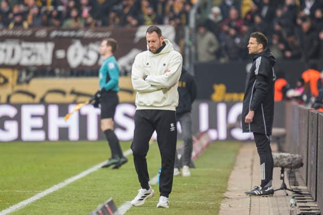 01.02.2026, xomx, Fussball 2.Bundesliga, Dynamo Dresden - Arminia Bielefeld v.l. Michel Kniat (Arminia Bielefeld Trainer) (DFL DFB REGULATIONS PROHIBIT ANY USE OF PHOTOGRAPHS as IMAGE SEQUENCES and or QUASI-VIDEO) Dresden