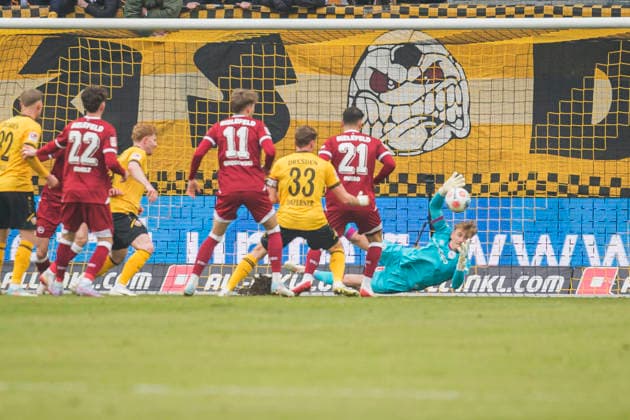 01.02.2026, xomx, Fussball 2.Bundesliga, Dynamo Dresden - Arminia Bielefeld v.l. Chance SGD (DFL DFB REGULATIONS PROHIBIT ANY USE OF PHOTOGRAPHS as IMAGE SEQUENCES and or QUASI-VIDEO) Dresden