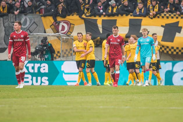 01.02.2026, xomx, Fussball 2.Bundesliga, Dynamo Dresden - Arminia Bielefeld v.l. jubelt, Torjubel, Tor, Goal, Jubel, Freude, freuen zum 1:0. (DFL DFB REGULATIONS PROHIBIT ANY USE OF PHOTOGRAPHS as IMAGE SEQUENCES and or QUASI-VIDEO) Dresden